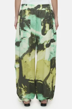 CLOSED Broek><noscript><img width=