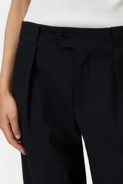 CLOSED Broek><noscript><img width=