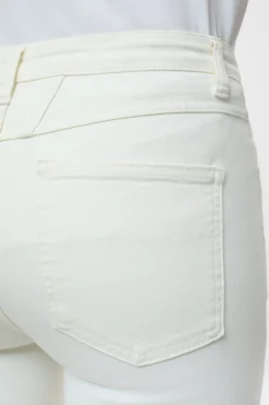 CLOSED Jeans><noscript><img width=