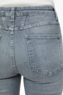 CLOSED Jeans><noscript><img width=