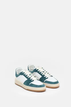 CLOSED Sneakers><noscript><img width=