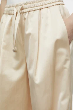 CLOSED Broek><noscript><img width=