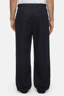CLOSED Zwarte Broek><noscript><img width=