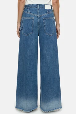 CLOSED Jeans><noscript><img width=